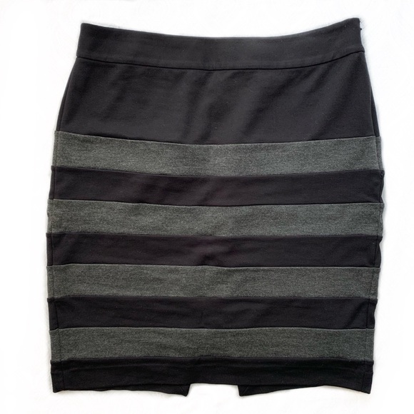 White House Black Market Dresses & Skirts - White House Black Market Pencil Skirt Size 12